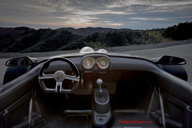 Volkswagen GX3 Concept At the LA Auto Show Volkswagen has revealed the GX3, a three-wheeler concept capable of high performances and low fuel consumption.