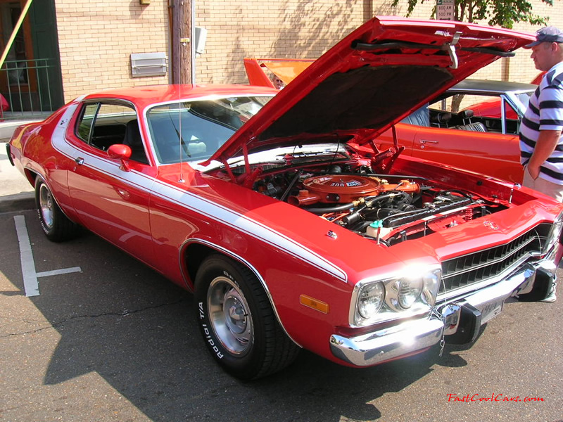 Cleveland, Tennessee Cruise-in August 28, 2005 - Mopar or no car