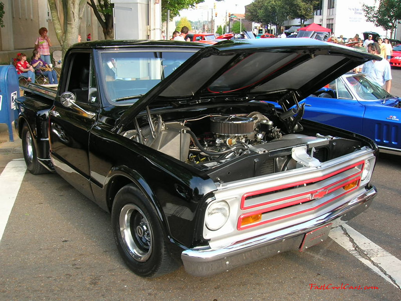 Cleveland, Tennessee Cruise-in August 28, 2005 - Classic Pick-up