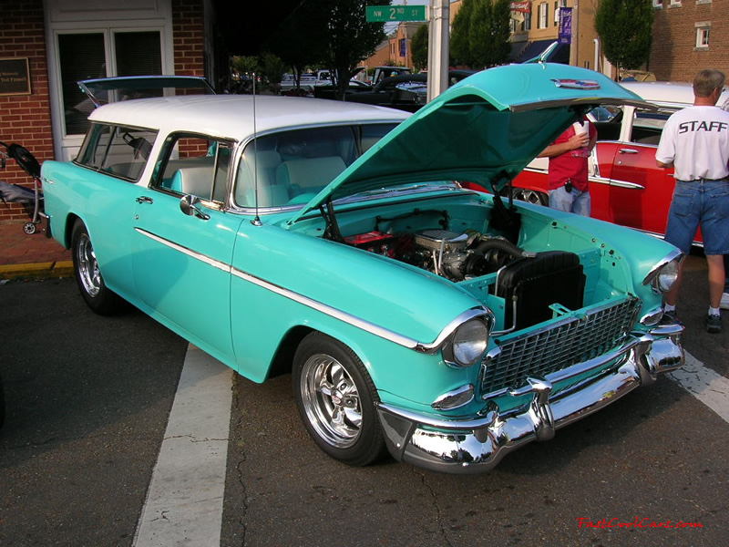 Cleveland, Tennessee Cruise-in August 28, 2005 - 2 door wagons are killer.
