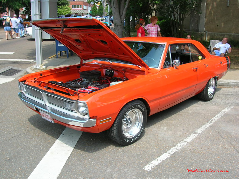 Cleveland, Tennessee Cruise-in August 28, 2005 - Dodge Dart Swinger, 340 V8