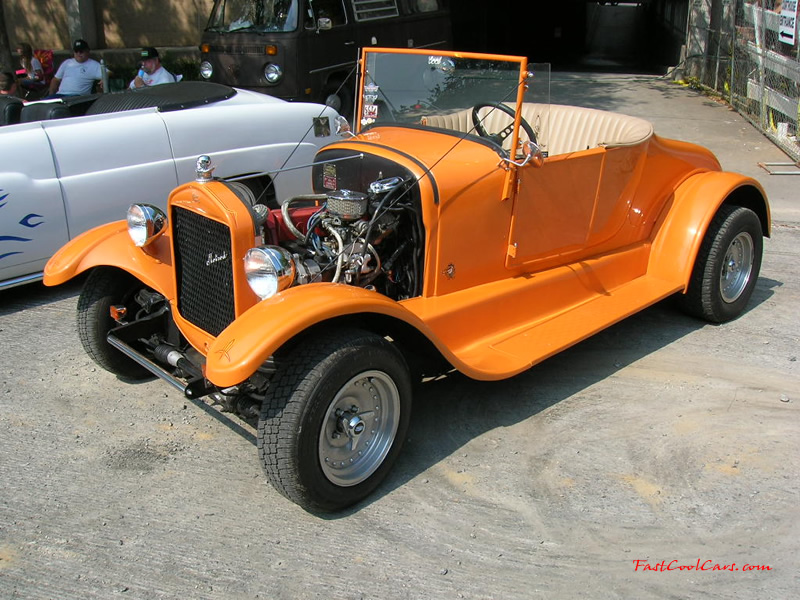 Cleveland, Tennessee Cruise-in August 28, 2005 - fast cool car