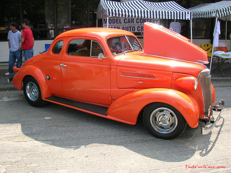 Cleveland, Tennessee Cruise-in August 28, 2005 - classic street rod
