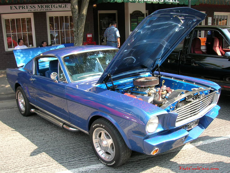 Cleveland, Tennessee Cruise-in August 28, 2005 - very fast cool 460 V8 Mustang, sparkle paint job