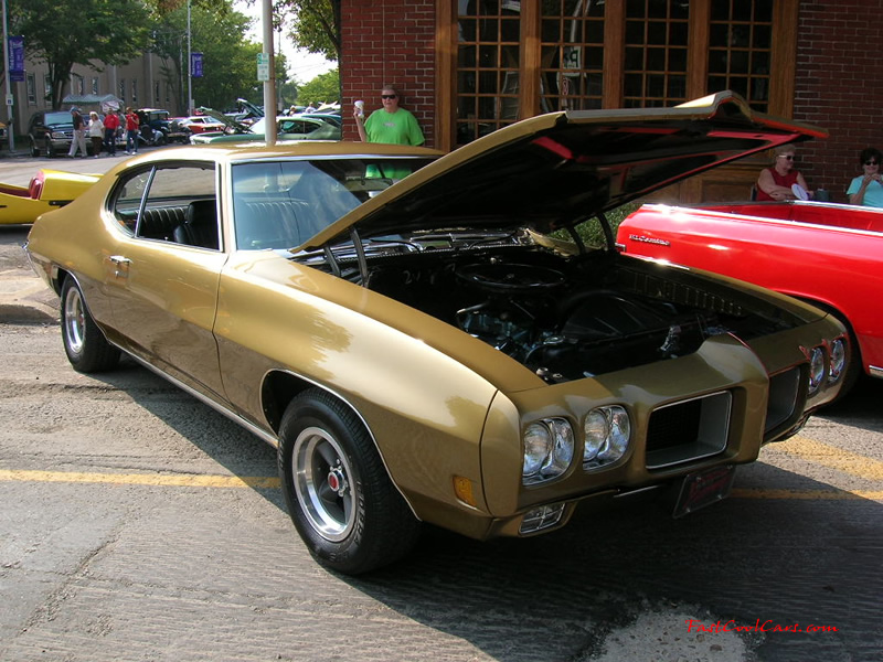 Cleveland, Tennessee Cruise-in August 28, 2005 - Pontiac GTO