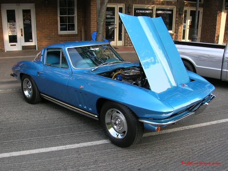Cleveland, Tennessee Cruise-in August 28, 2005 - Classic Chevrolet Corvette, sweet color
