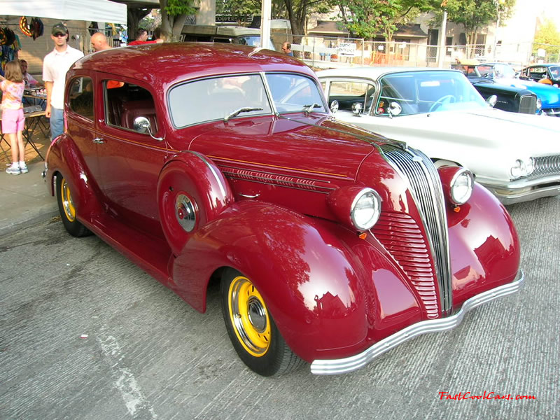 Cleveland, Tennessee Cruise-in August 28, 2005 - Classic Antique