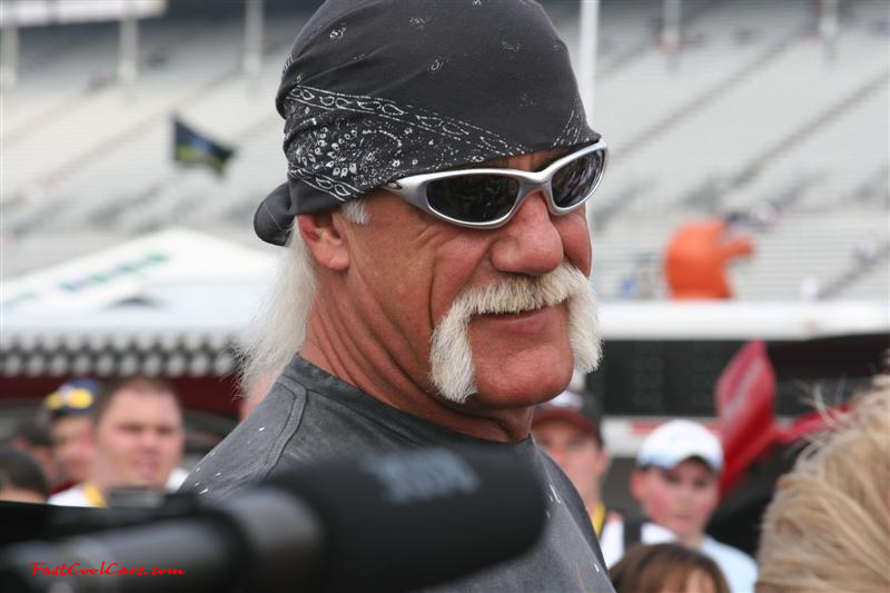 NOPI Nationals 2005 Atlanta Motor Speedway - Hulk Hogan and family with the Foose vehicle.