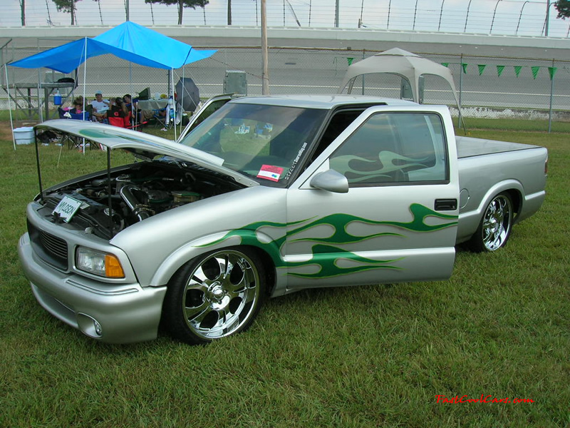 Nopi Nationals - Motorsports Supershow 2005, lowrider with cool paint and graphics.
