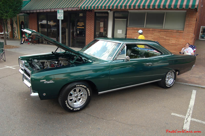 Cleveland, Tennessee - Cruise in, car show, 05-27-06  Fast Cool Cars - Plymouth Satellite