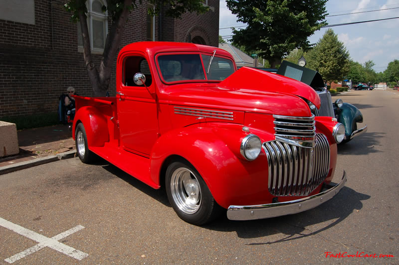 Cleveland, Tennessee - Cruise in, car show, 05-27-06  Fast Cool Cars - Red Antique Pick up