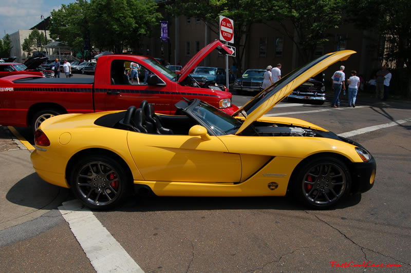Cleveland, Tennessee - Cruise in, car show, 05-27-06  Fast Cool Cars - Dodge Viper