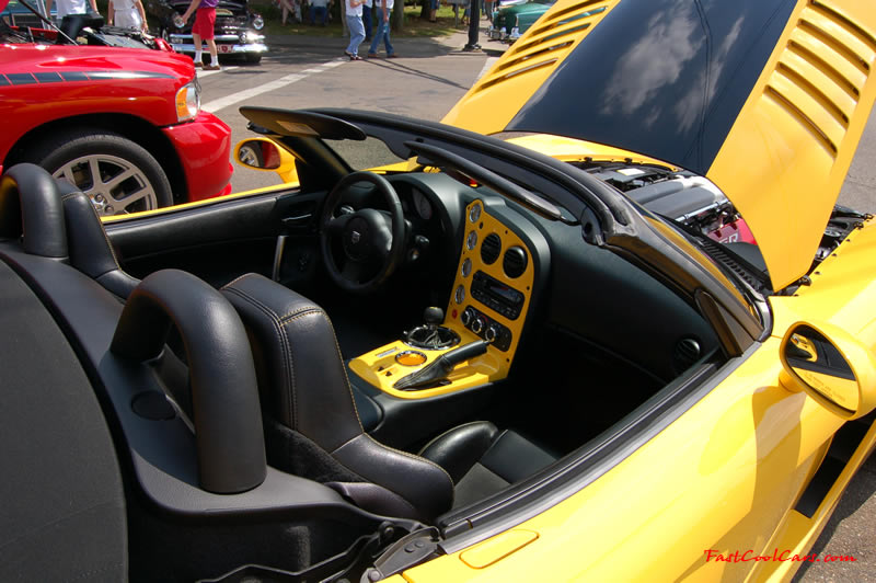 Cleveland, Tennessee - Cruise in, car show, 05-27-06  Fast Cool Cars - Yellow Dodge V10 Viper
